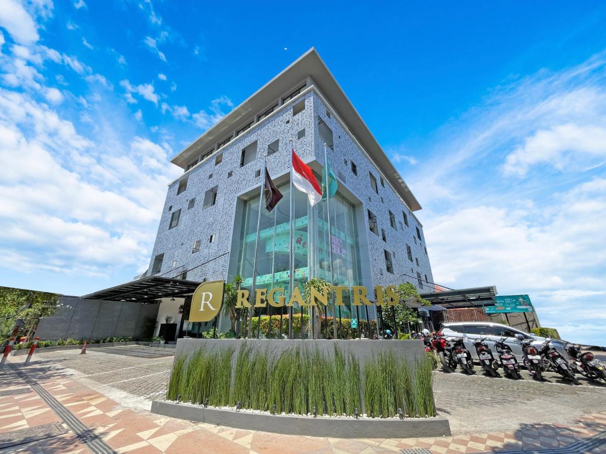 Regantris Surabaya Hotel Екстериор снимка