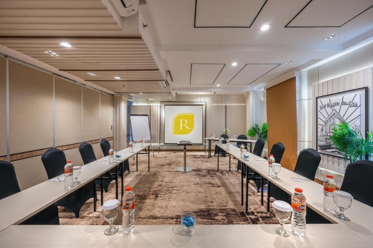Regantris Surabaya Hotel Екстериор снимка