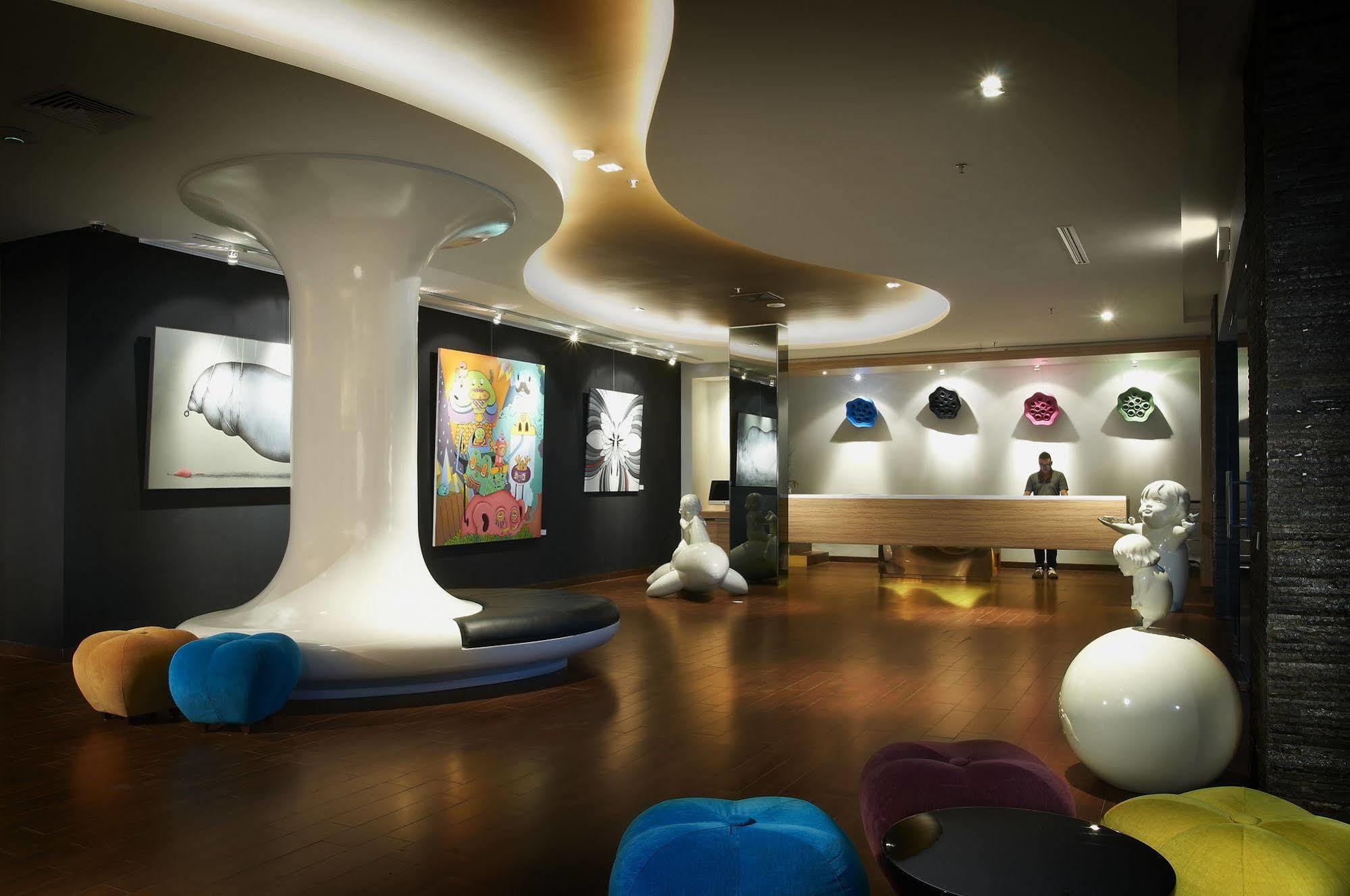 Regantris Surabaya Hotel Екстериор снимка